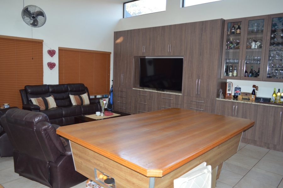 4 Bedroom Property for Sale in Flamwood North West